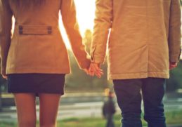 Hay là mình bất chấp hết yêu nhau đi anh! 9