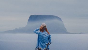 Dù có ngang ngạnh, ương bướng thì em cũng chỉ là con gái thôi 2