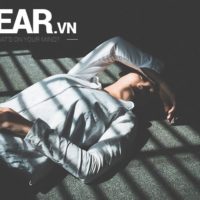 "Anh ấy đang ngủ với em..." 21 "Anh ấy đang ngủ với em..." 5