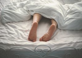 Có bao nhiêu đàn ông chỉ yêu thôi mà không đòi quan hệ? 15