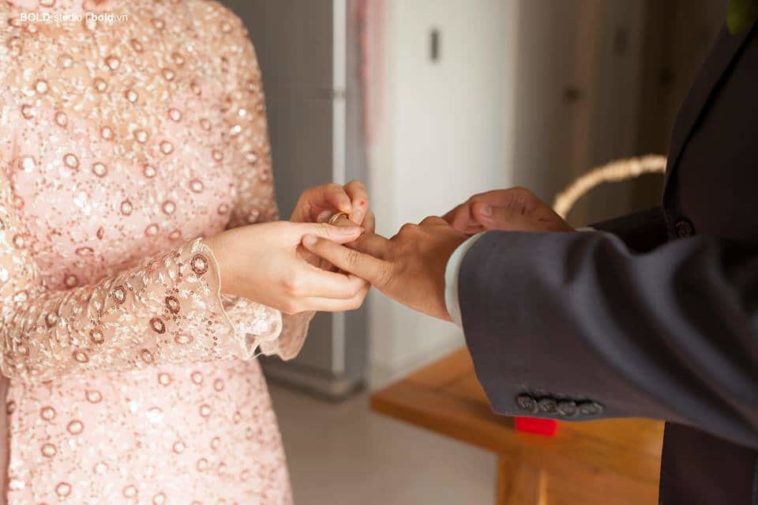 Lấy chồng sớm làm gì... để lời ru thêm buồn! 13 Lấy chồng sớm làm gì... để lời ru thêm buồn! 1