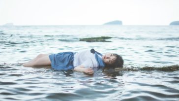 Ai cũng sẽ có một quãng đời tăm tối… 4