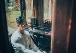 Dù đau khổ đến mức nào cũng hãy cứ tin vào tình yêu các bạn nhé! 2