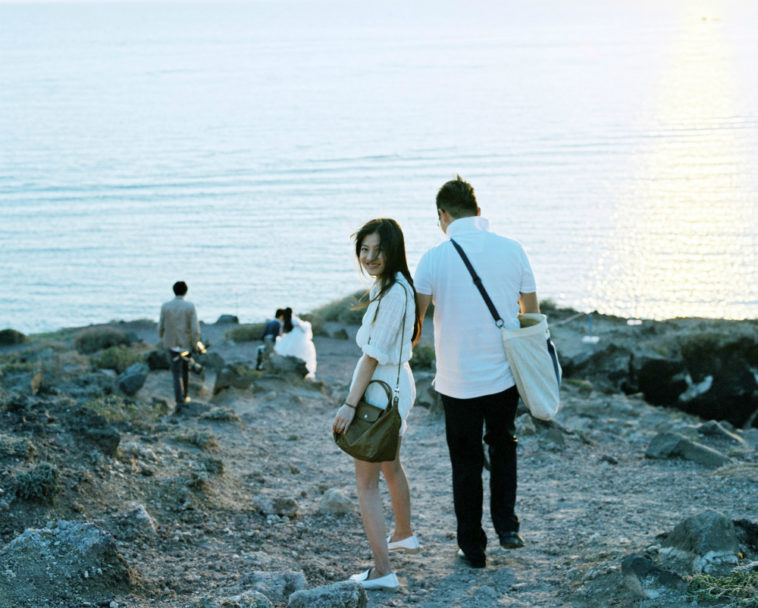 Mạnh dạn lên, nắm lấy một bàn tay và xem chúng ta đi được bao xa 1
