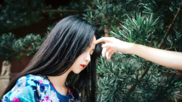 Cuộc vui có ai không cần nhớ, sa cơ bên cạnh cấm đừng quên 1