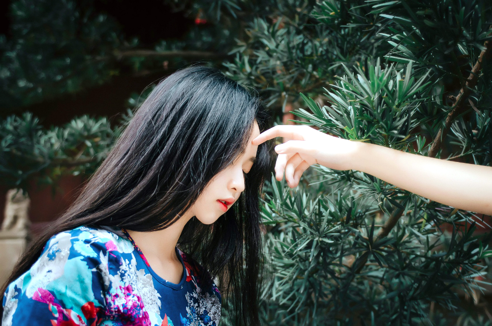 Cuộc vui có ai không cần nhớ, sa cơ bên cạnh cấm đừng quên 1