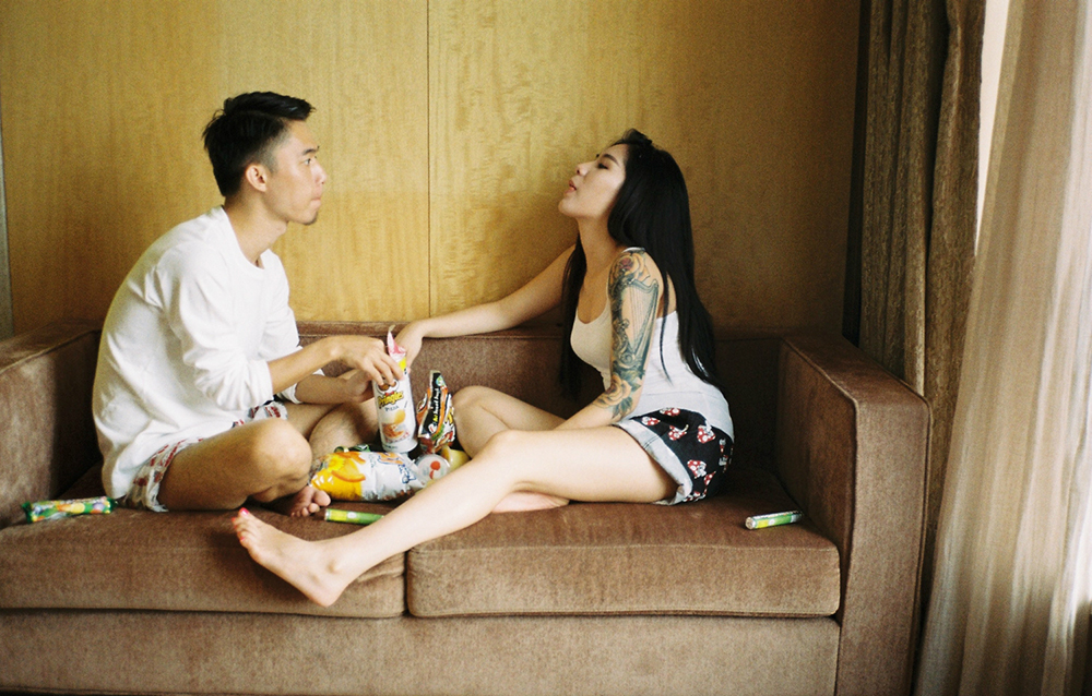 Làm thằng đàn ông mà hay than vãn thì thà mặc váy còn hơn 9 Làm thằng đàn ông mà than vãn thì thà mặc váy còn hơn