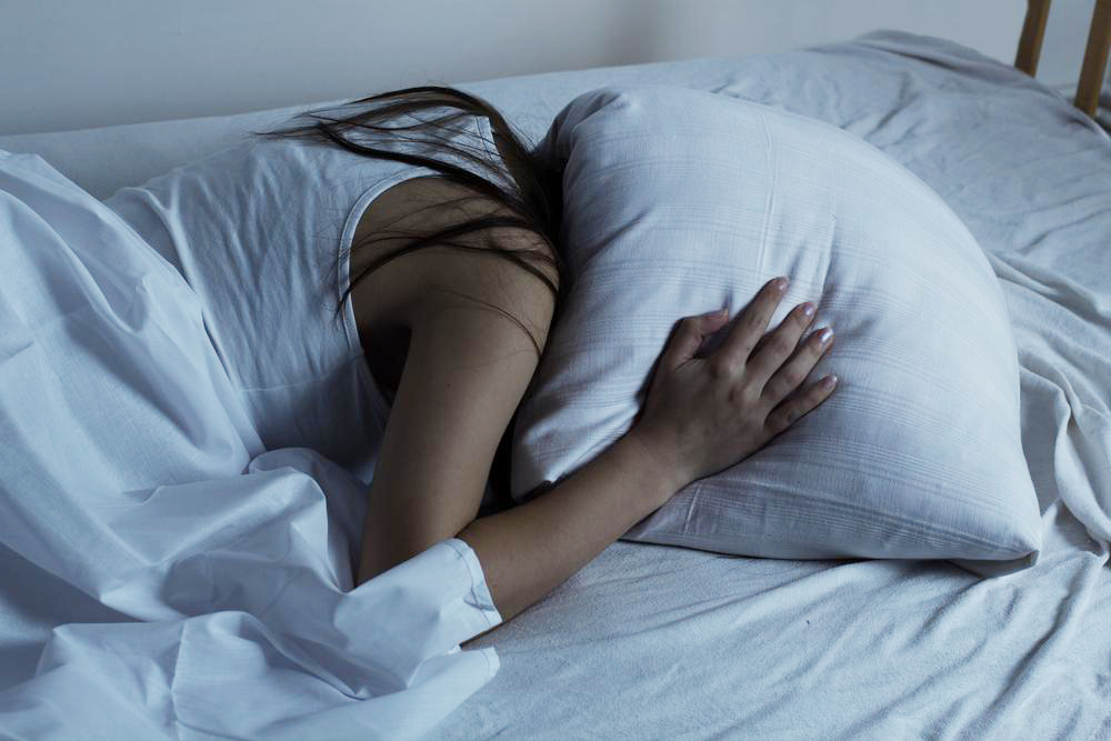Vì yêu quá sâu đậm nên không thể quên không thể dứt?