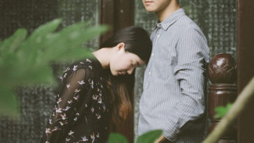 Buông tay anh là cách duy nhất em làm được