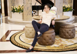 Có được tiền phẫu thuật, cô ấy quay ra phản bội tôi