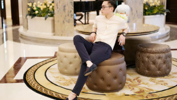 Có được tiền phẫu thuật, cô ấy quay ra phản bội tôi