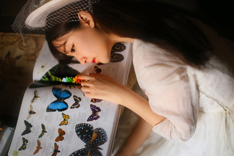 Xa nhau chầm chậm thôi để em quen dần...