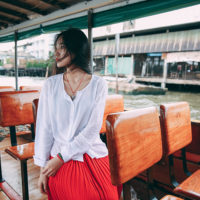Có những mối quan hệ chỉ để đi ngang qua đời nhau...
