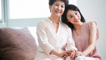 Con nhớ mẹ! Con chỉ muốn được ở bên mẹ mãi thôi!