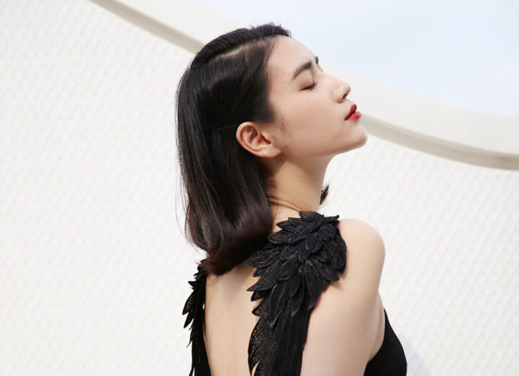 Điều nguy hiểm nhất trong tình yêu là trao hết niềm tin và hi vọng
