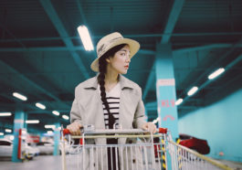 Mấy ai đã từng đi qua thương nhớ mà quên được nhau?