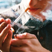 Những người hút thuốc lá chỉ đơn thuần là vì một chút hư ảo...