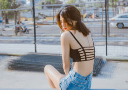 Tại sao phải cố quên đi một người khi họ đã là quá khứ?