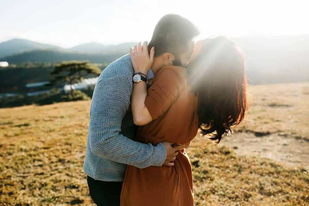 Yêu xa là điều không phải ai cũng dám thử và đối mặt