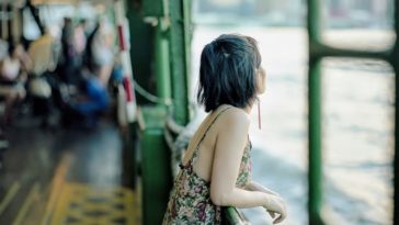 Yêu xa, là em biết lòng phải tin không nghi ngờ