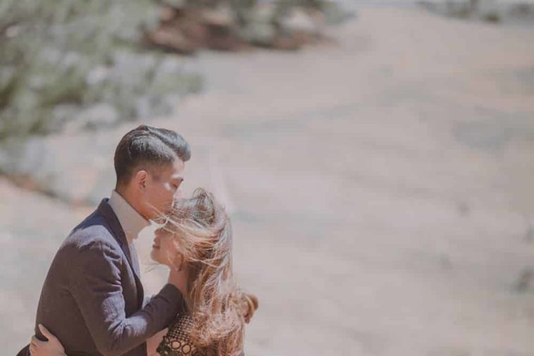 Con trai à, nếu đã yêu xin đừng hờ hững với cô gái của bạn
