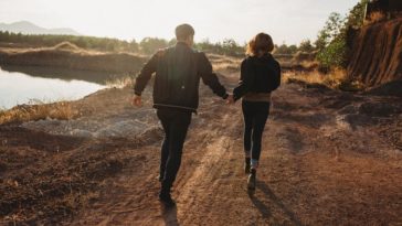 Nếu muốn yêu lại người yêu cũ, thì hãy cứ yêu thôi