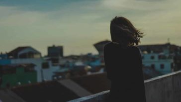 Nếu em biến mất, anh có nhận ra không?