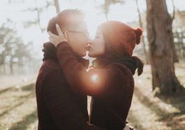 Con gái yêu một người bằng tuổi là phải chấp nhận thiệt thòi...