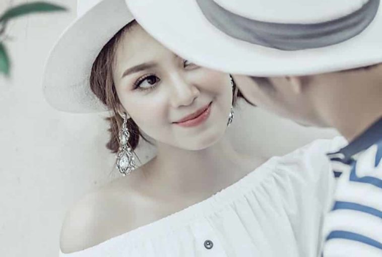 Đàn ông giỏi nói dối đàn bà, đàn bà giỏi nói dối chính mình...