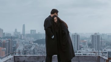 Mọi lý do sau chia tay, đều chỉ là trò nực cười...