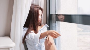 Chúng ta chia tay nhau là do duyên số đúng không?