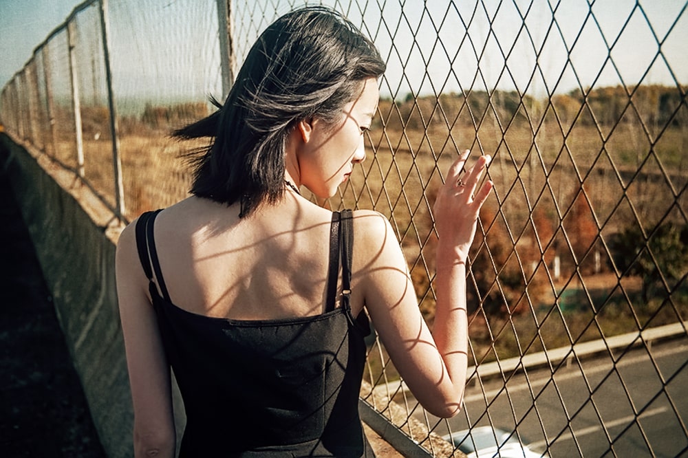 Phụ nữ càng sâu sắc nên thường khó yêu và khó hiểu...