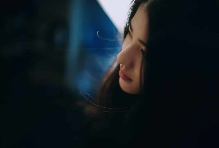 Anh ta có thực sự quan tâm, hay bạn chỉ là "chú hề" đáng thương?