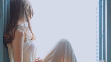 Anh yêu em, hay người yêu cũ?
