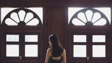Cần bao nhiêu can đảm để nói nhớ một người?