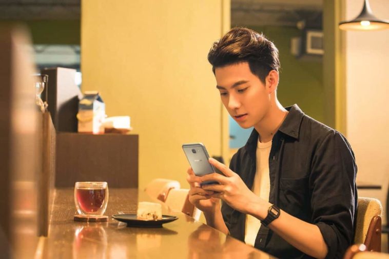 Đàn ông rất đơn giản, họ sẽ không chủ động nếu họ không thích bạn