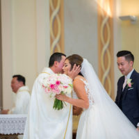 Có buộc phải theo đạo khi kết hôn với người công giáo không?