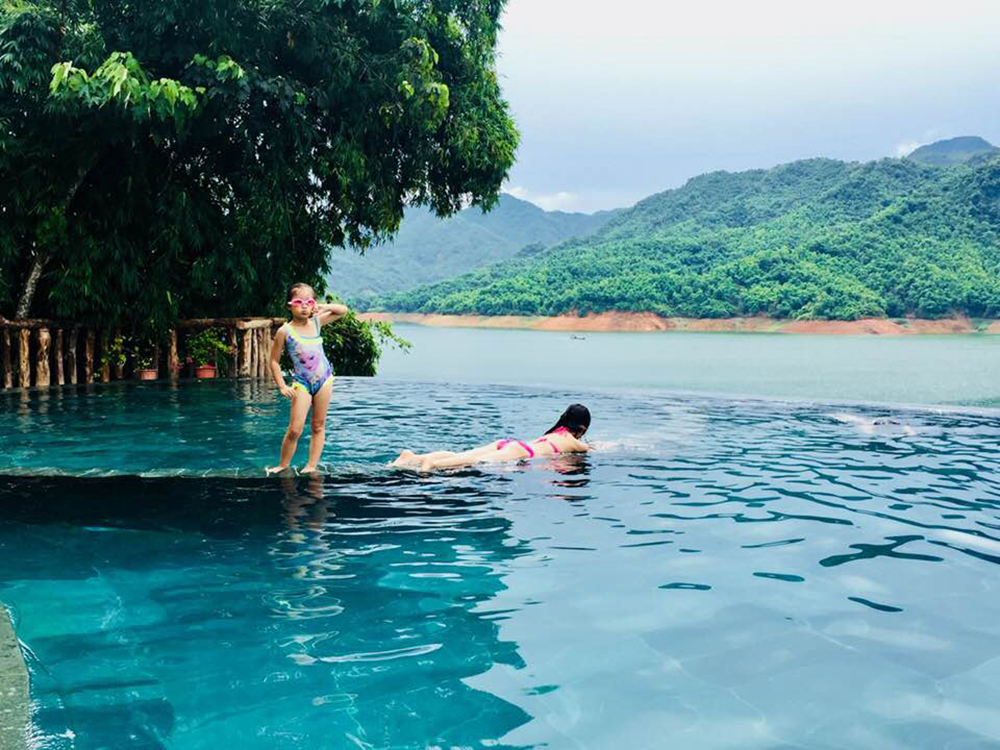 Sững sờ trước vẻ đẹp villa Mai Châu Hideway nằm giữa lòng hồ Hòa Bình