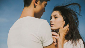 Sống ở đời đừng đợi chờ ai quá lâu