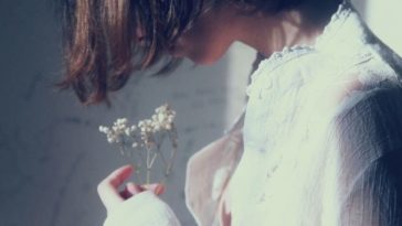 Đừng phí thời gian ngồi buồn khổ và cuối cùng ế chả ai yêu