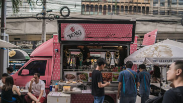 Quẩy banh nóc nhà ở đất Thái chỉ với 6 triệu