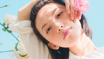Sống trên đời đã rất khó, cớ chi phải làm khổ bản thân