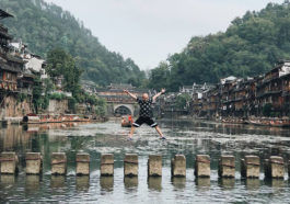 Nợ thanh xuân một chuyến đi Phượng Hoàng Cổ Trấn
