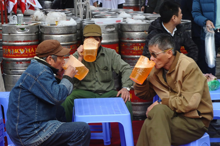 Đàn ông Việt bản lĩnh nhờ rượu bia?