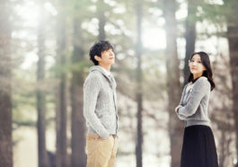 Phía sau lưng người phụ nữ giận dỗi là người đàn ông đếch biết mình sai ở đâu