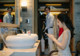 Khi vợ bạn ăn mặc đẹp, thì bạn mặc cái gì cũng vẫn sang