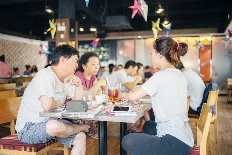 Ngồi ăn cơm mà không biết 50 phép tắc này thì nhịn luôn đi 13 Ngồi ăn cơm mà không biết 50 phép tắc này thì nhịn luôn đi