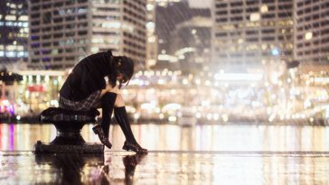 Cảm xúc của người con gái khi thất tình thế nào?