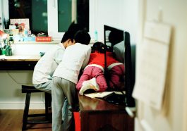 Bỗng 1 ngày phát hiện nhà mình giàu ú ụ bạn sẽ làm gì? 2 Bỗng 1 ngày phát hiện nhà mình giàu ú ụ bạn sẽ làm gì?