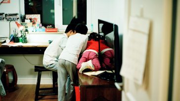Bỗng 1 ngày phát hiện nhà mình giàu ú ụ bạn sẽ làm gì?